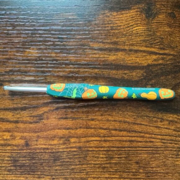 *Glow in the Dark* The Woobles Hal the Jack O' Lantern Crochet Hook - Never Used - Picture 2 of 2